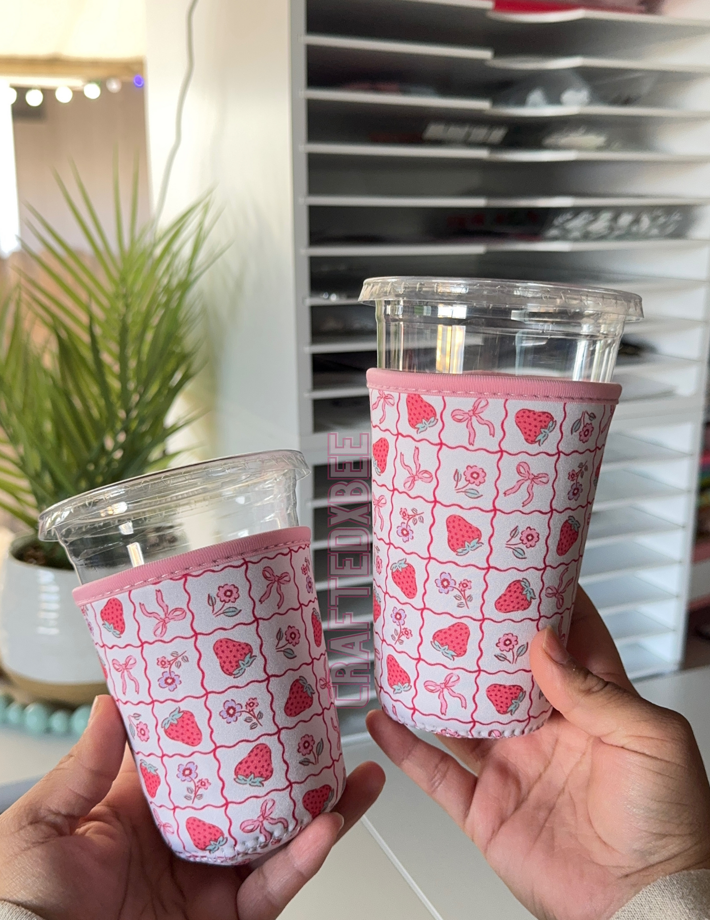 Berry Bows Cup sleeves